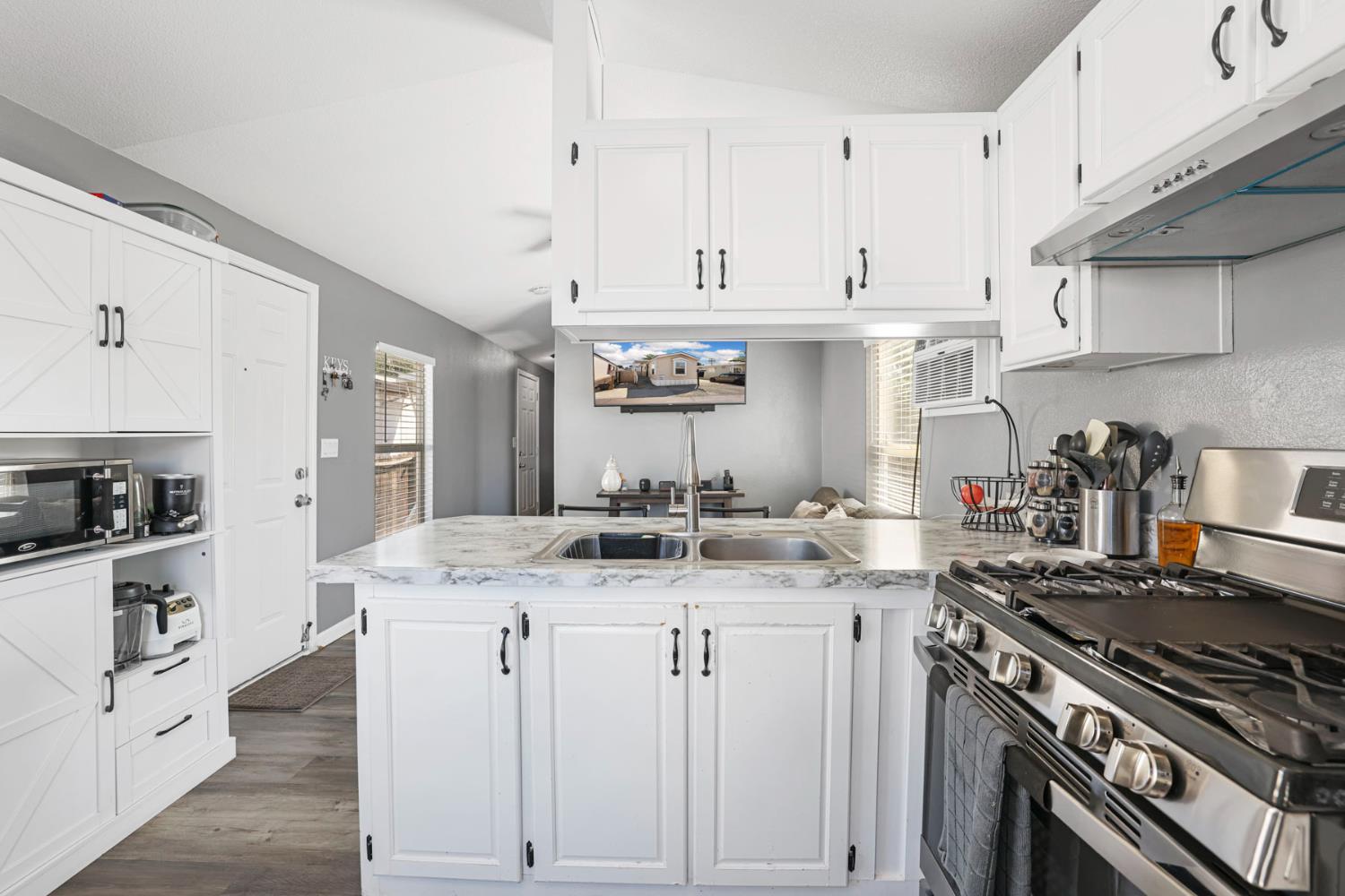 555 Moffat Blvd #36, Manteca, CA 95336