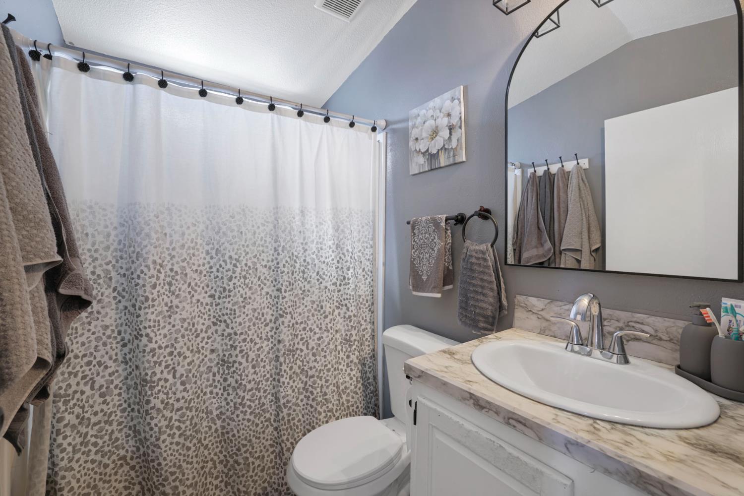 555 Moffat Blvd #36, Manteca, CA 95336