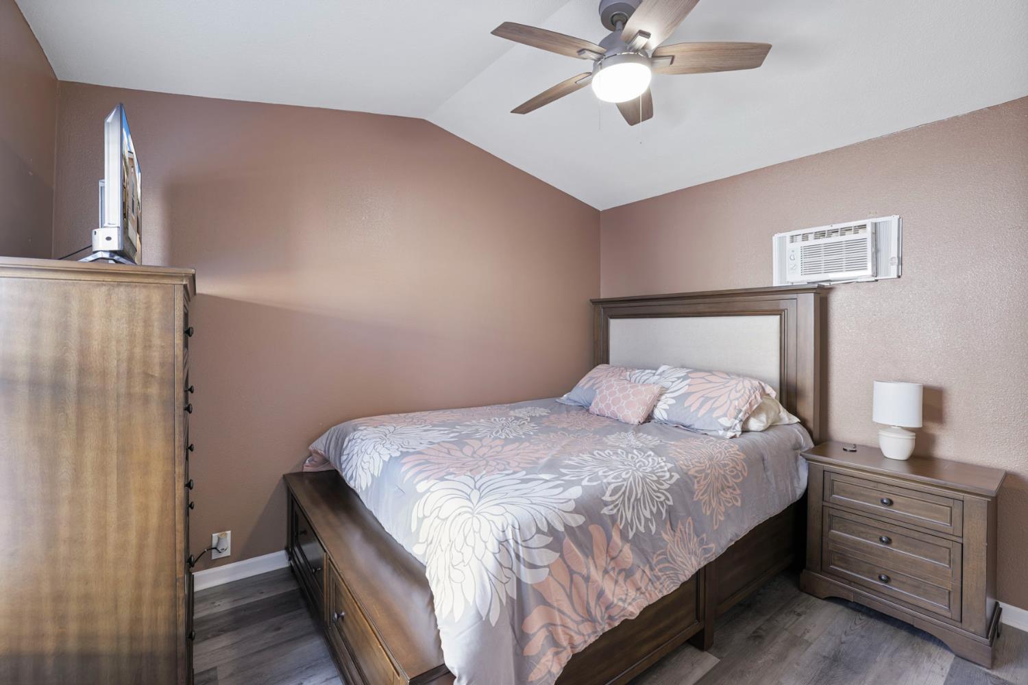 555 Moffat Blvd #36, Manteca, CA 95336