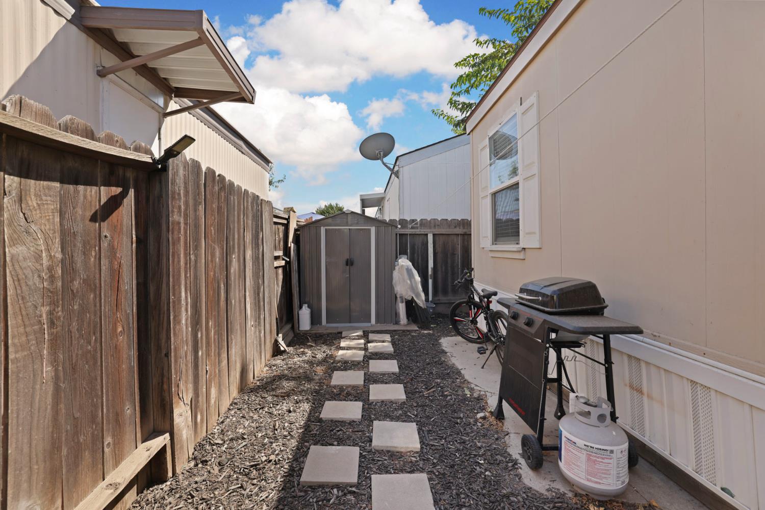 555 Moffat Blvd #36, Manteca, CA 95336