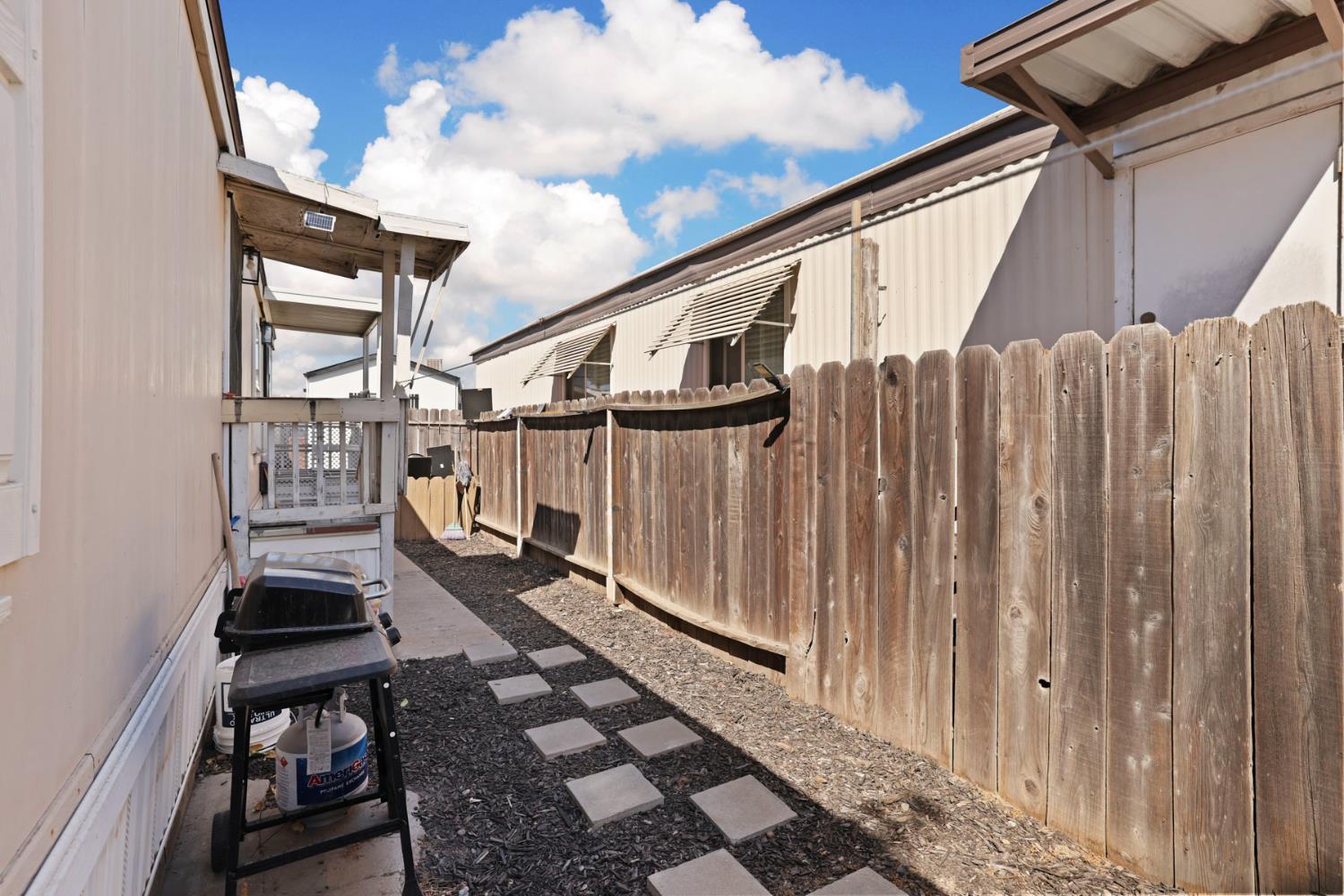555 Moffat Blvd #36, Manteca, CA 95336