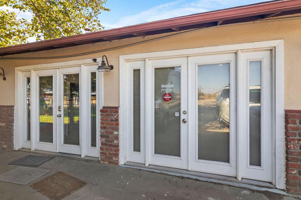 842 S Stearns Rd, Oakdale, CA 95361
