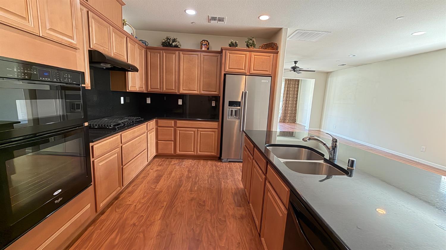 1357 Arbor Brook Dr, Manteca, CA 95336