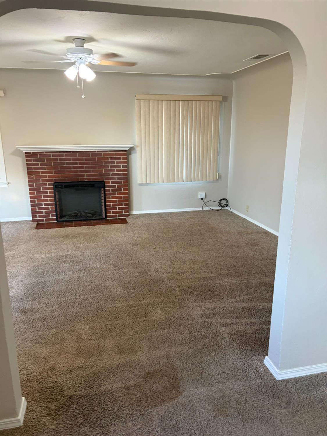 2105 Glendale Ave, Modesto, CA 95354