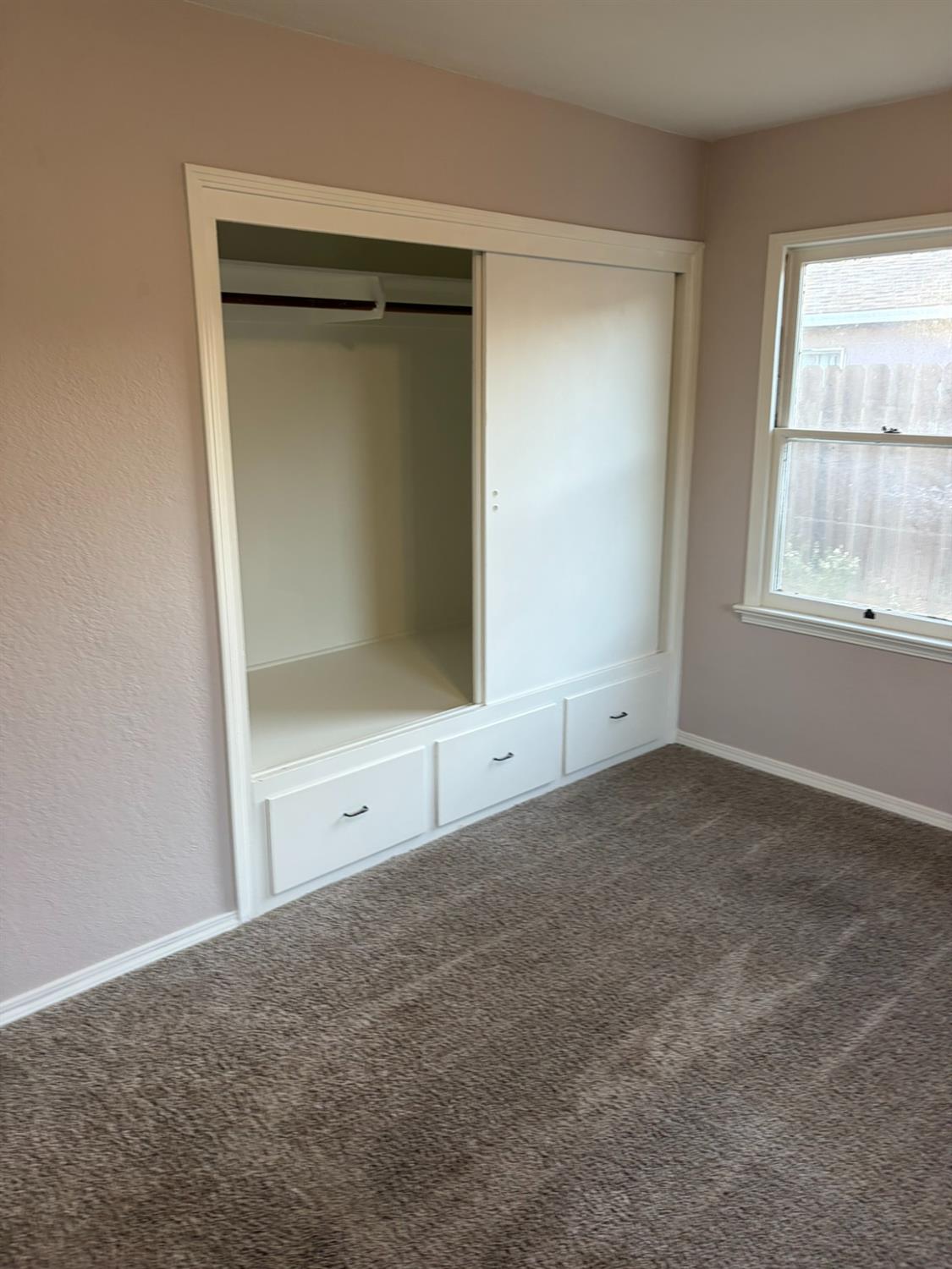 2105 Glendale Ave, Modesto, CA 95354