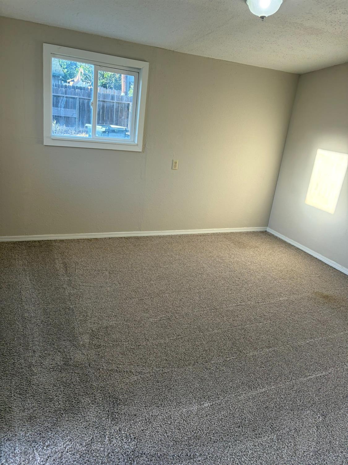 2105 Glendale Ave, Modesto, CA 95354