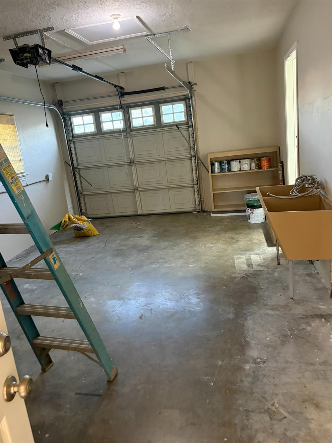 2105 Glendale Ave, Modesto, CA 95354