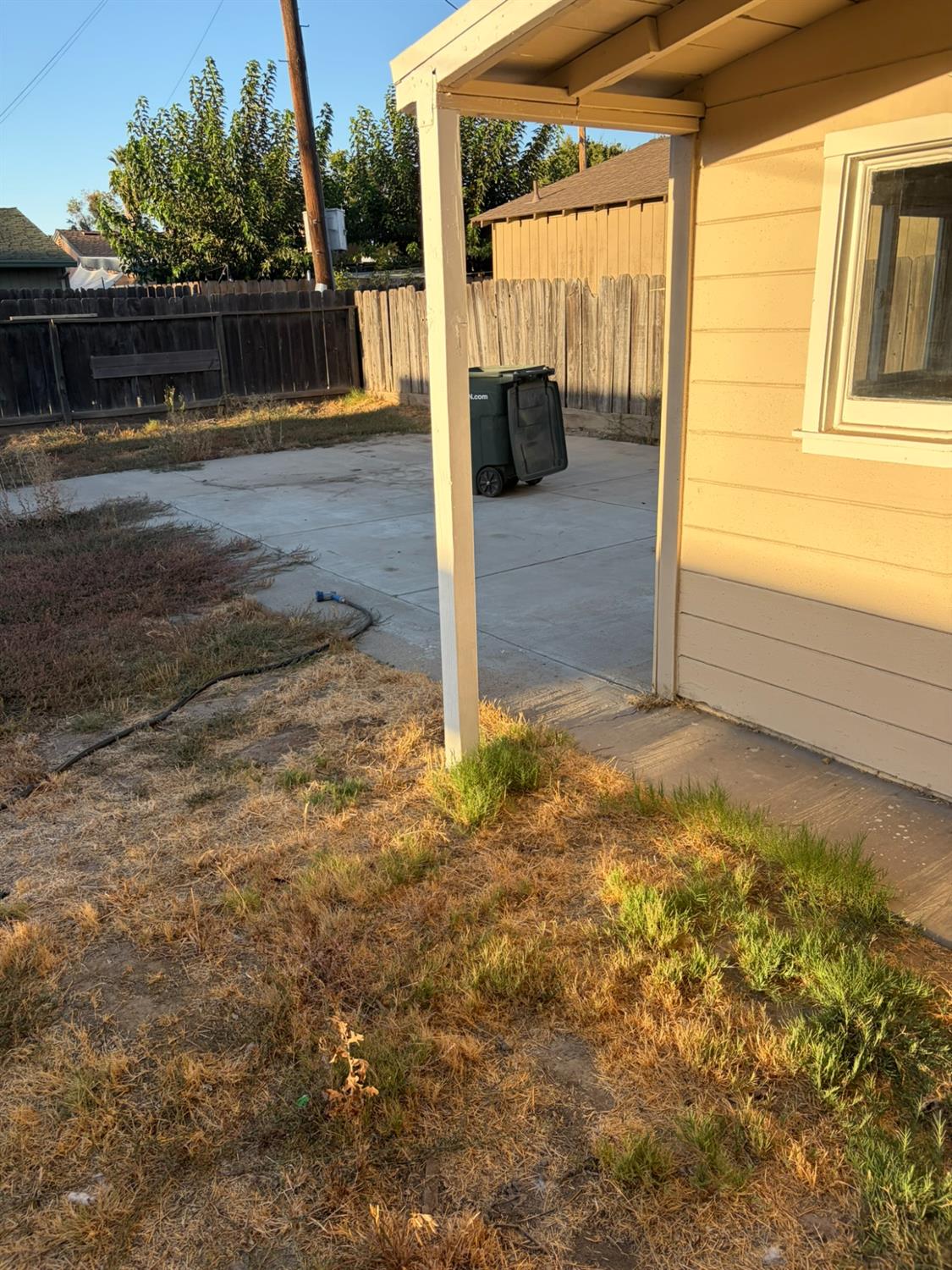 2105 Glendale Ave, Modesto, CA 95354