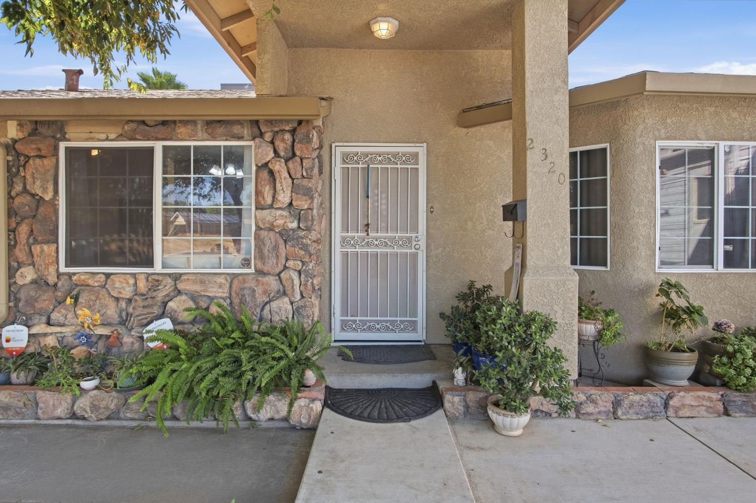 2320 Encina Ave, Modesto, CA 95354