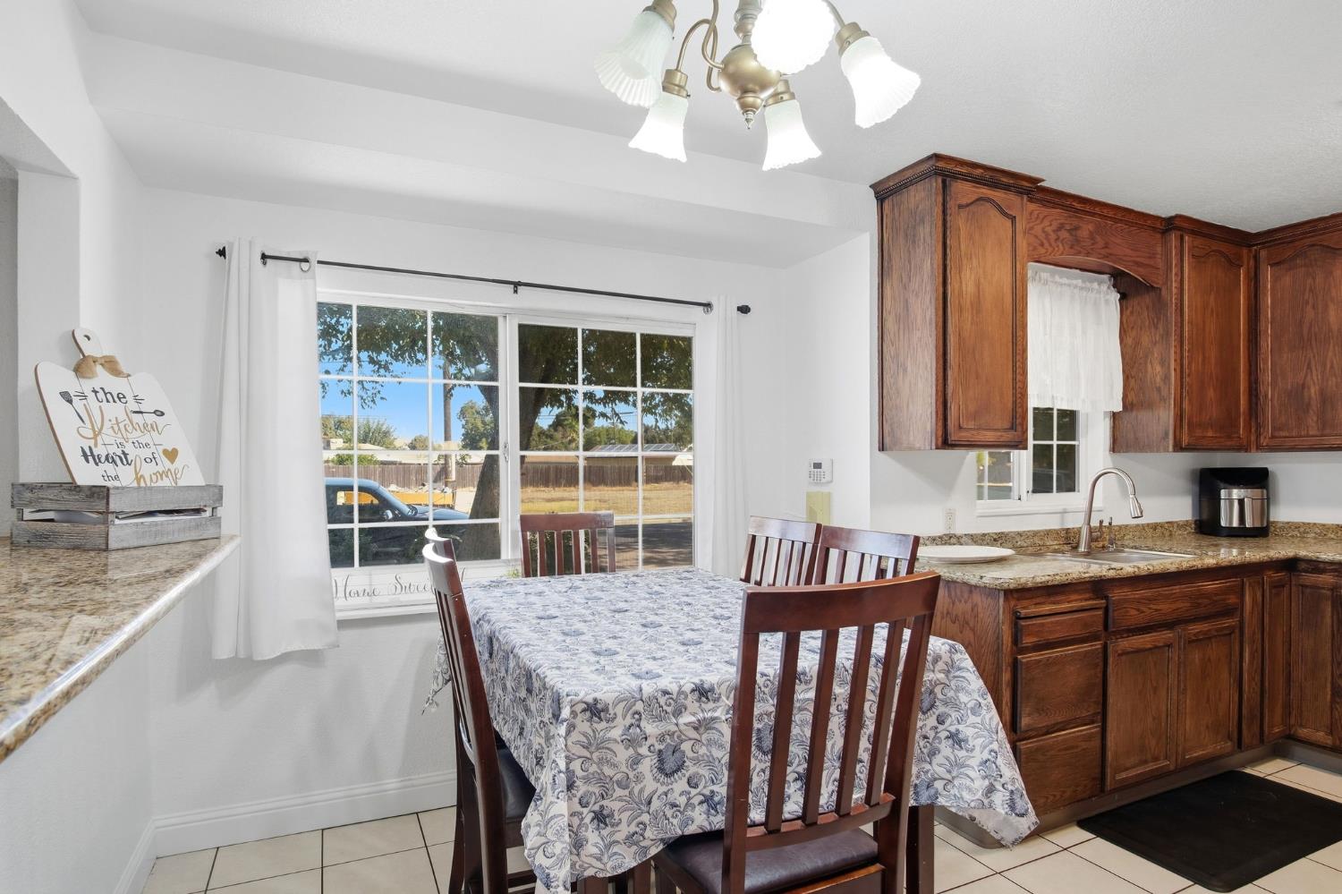 2320 Encina Ave, Modesto, CA 95354