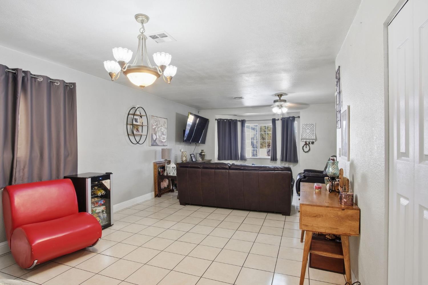 2320 Encina Ave, Modesto, CA 95354
