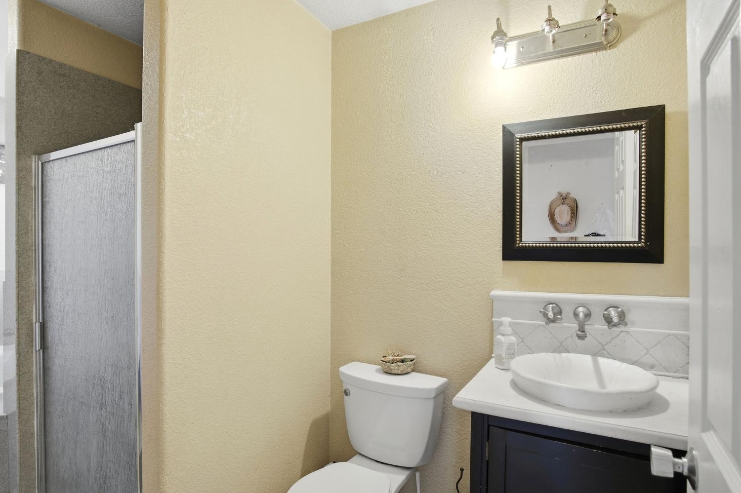 2320 Encina Ave, Modesto, CA 95354