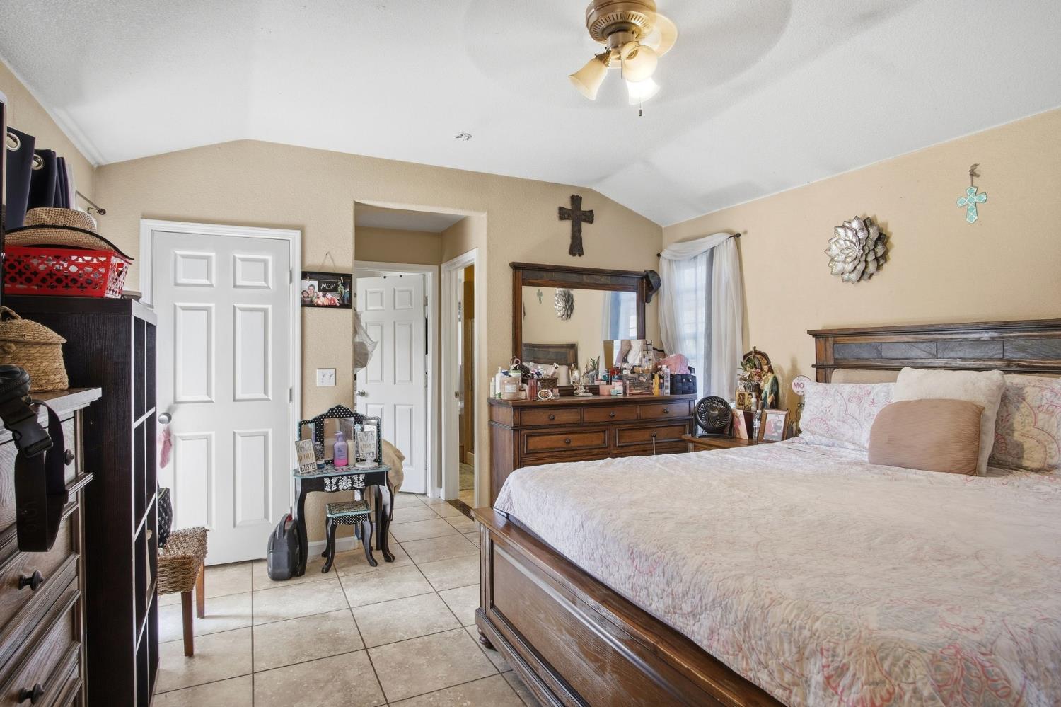 2320 Encina Ave, Modesto, CA 95354
