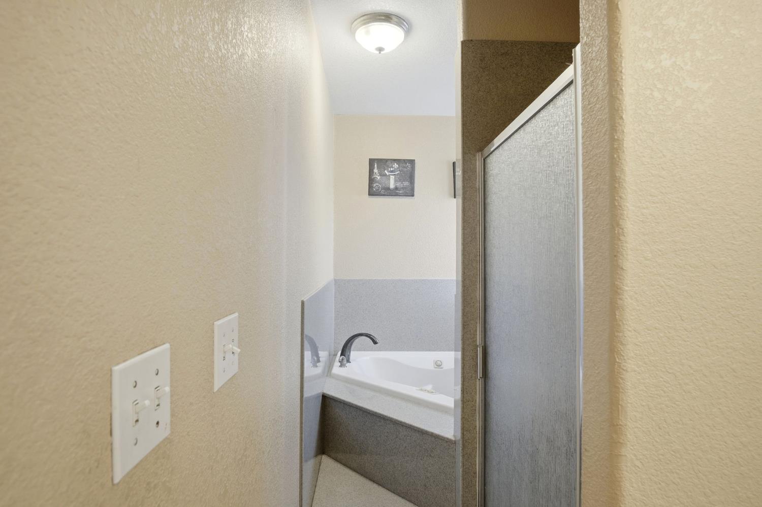 2320 Encina Ave, Modesto, CA 95354