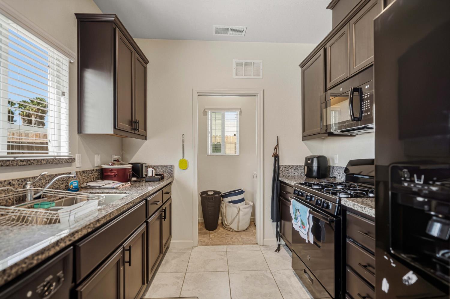 4039 Cinnabar Ave, Merced, CA 95348