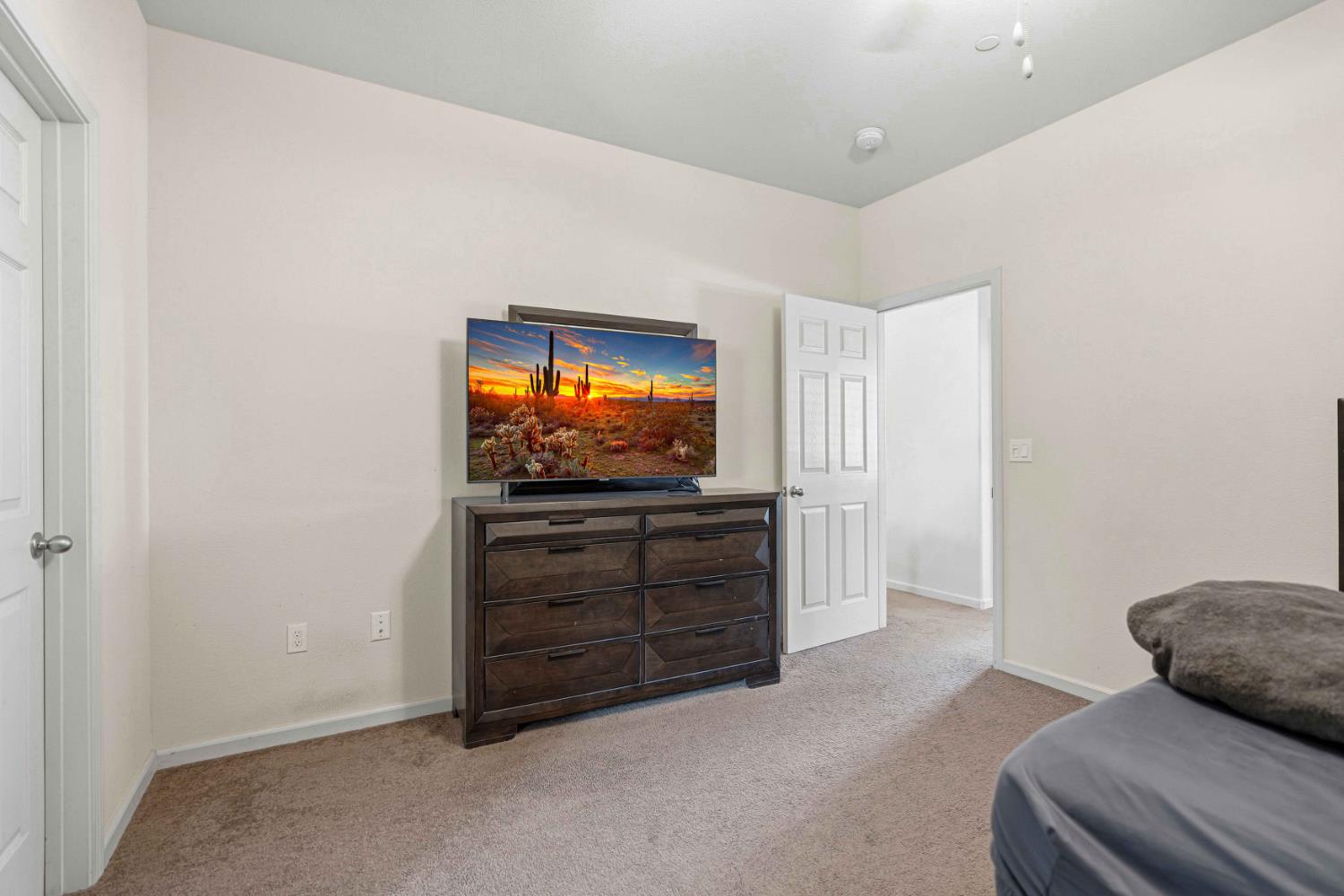 4039 Cinnabar Ave, Merced, CA 95348