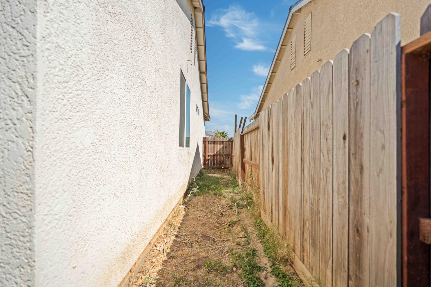 4039 Cinnabar Ave, Merced, CA 95348