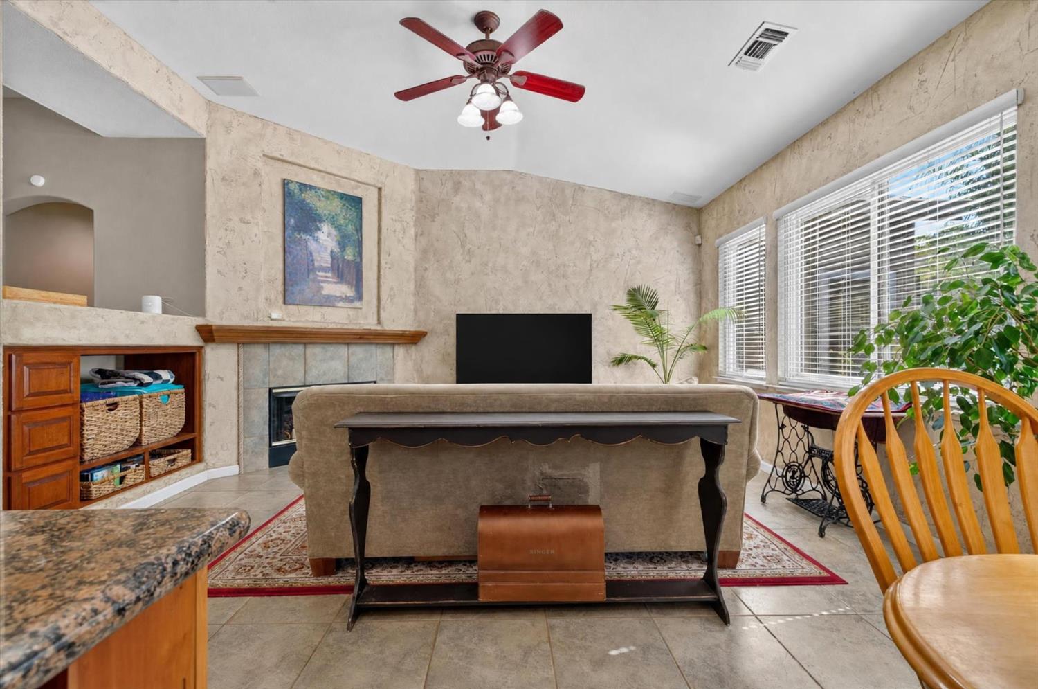 2114 Woodbine Ave, Manteca, CA 95337