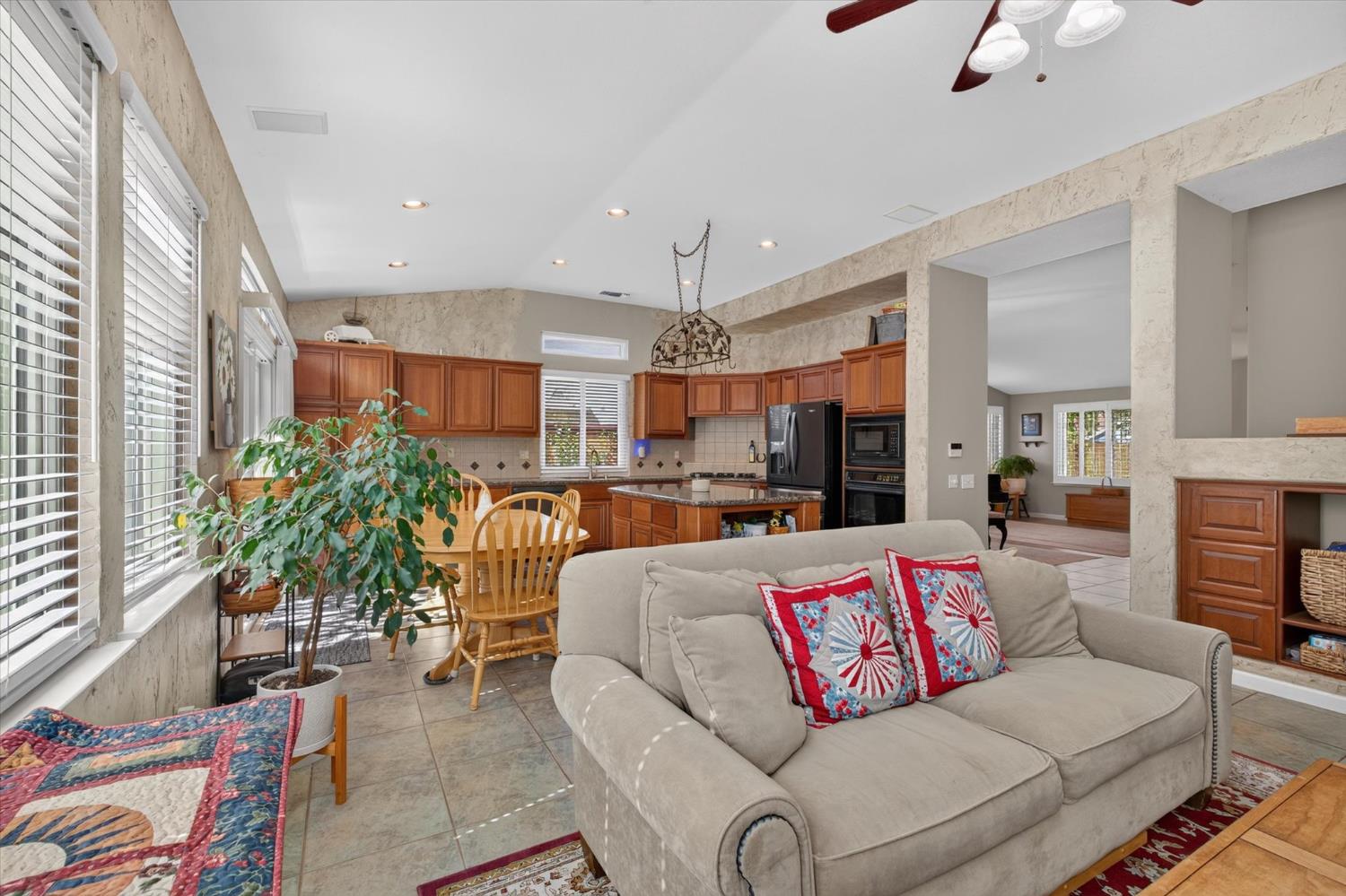 2114 Woodbine Ave, Manteca, CA 95337