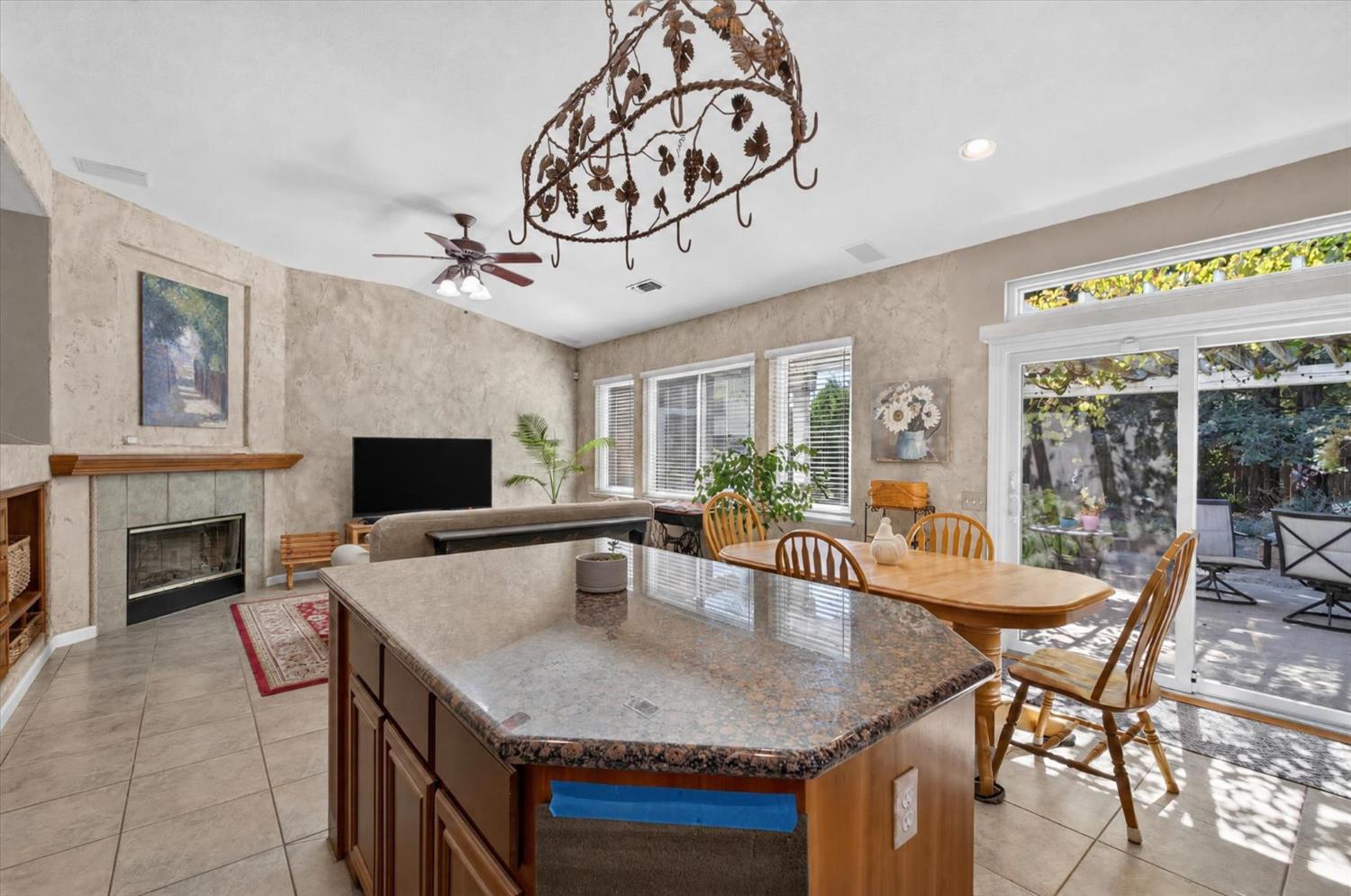 2114 Woodbine Ave, Manteca, CA 95337