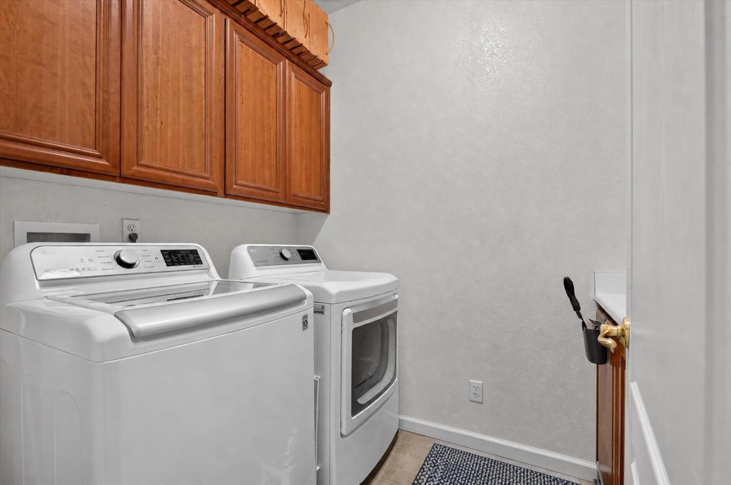2114 Woodbine Ave, Manteca, CA 95337