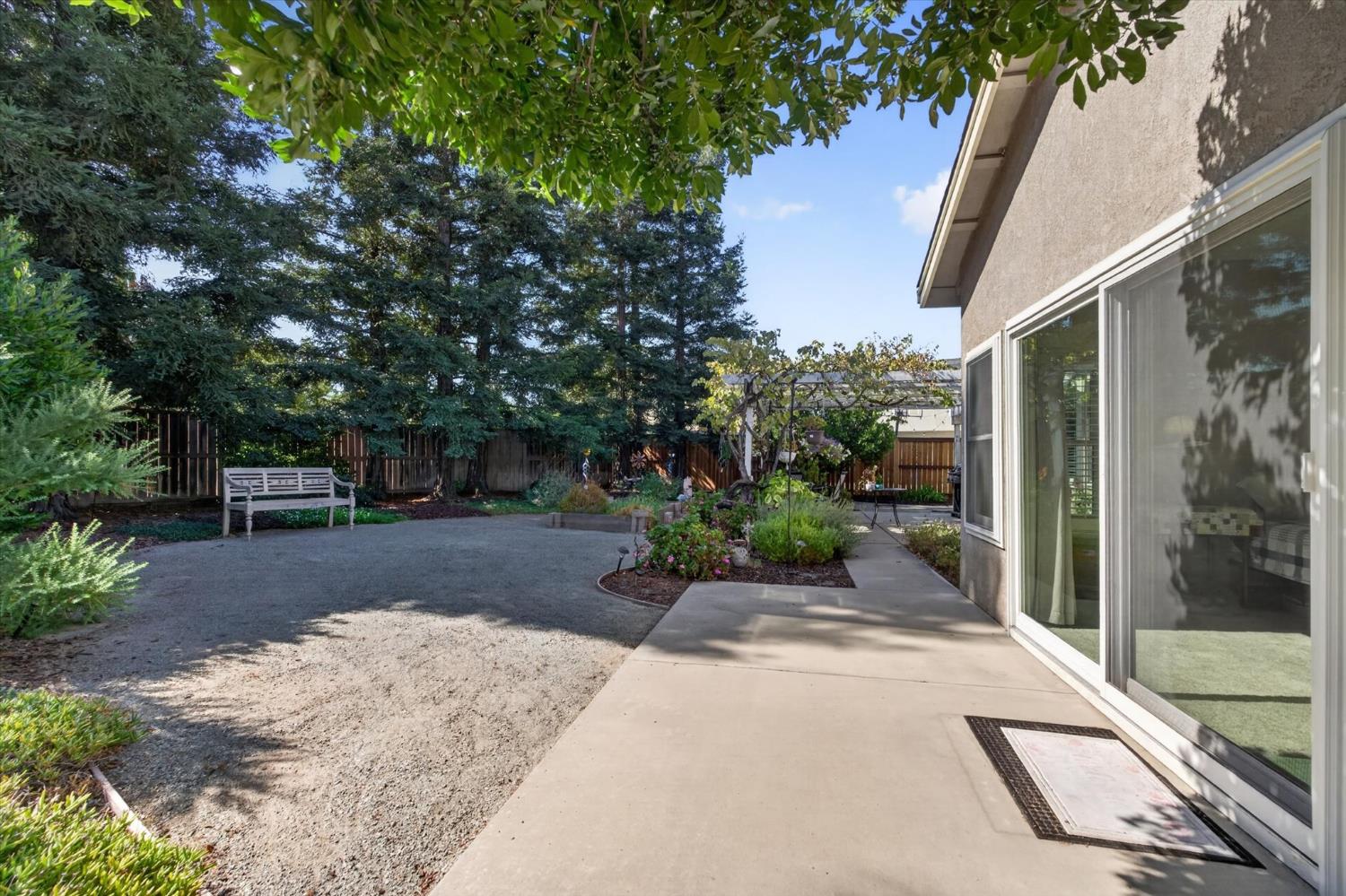 2114 Woodbine Ave, Manteca, CA 95337