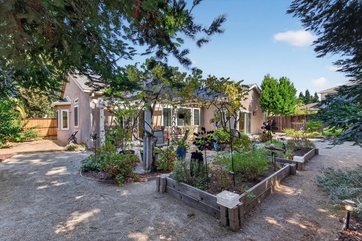 2114 Woodbine Ave, Manteca, CA 95337