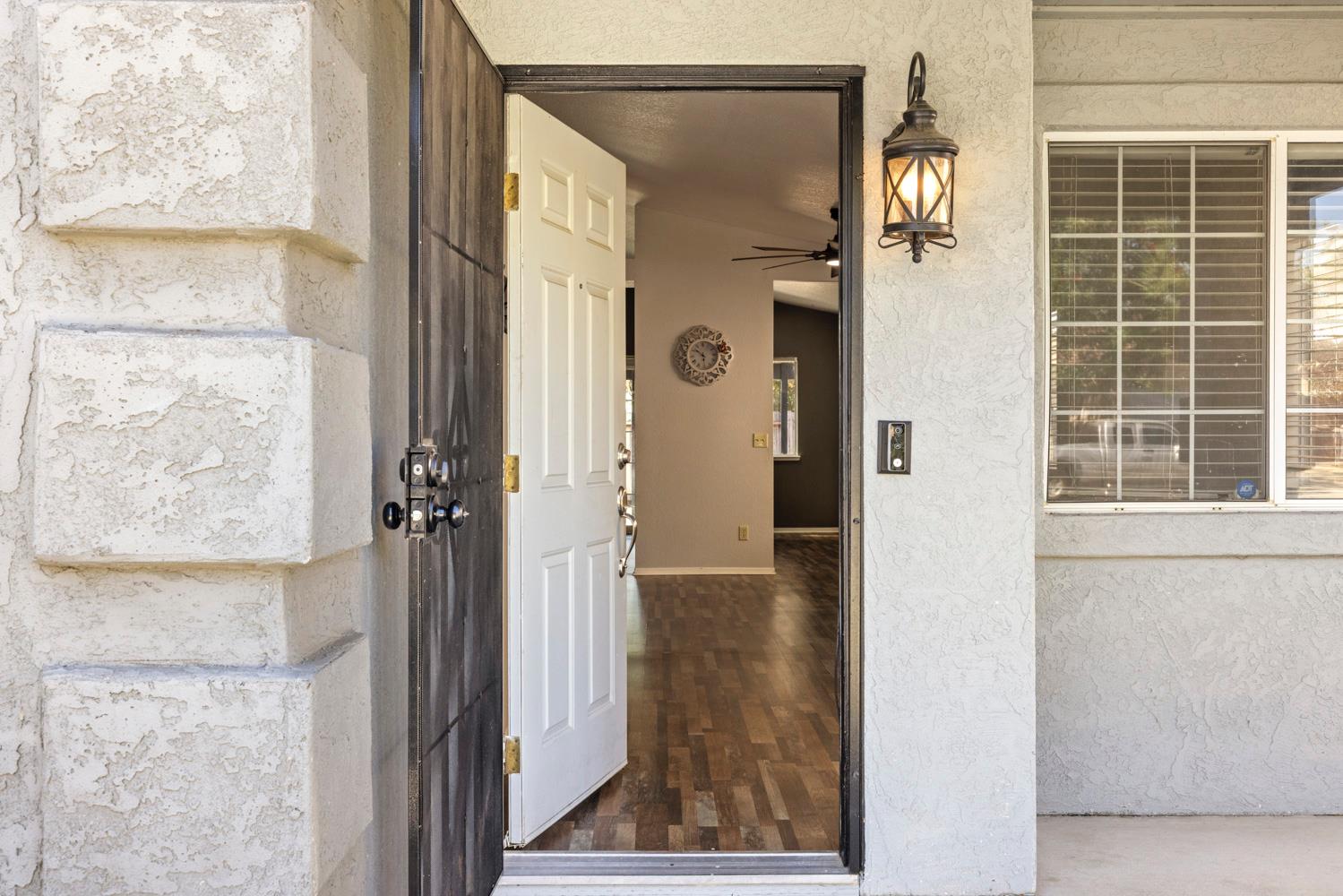 398 Shalako Dr, Oakdale, CA 95361