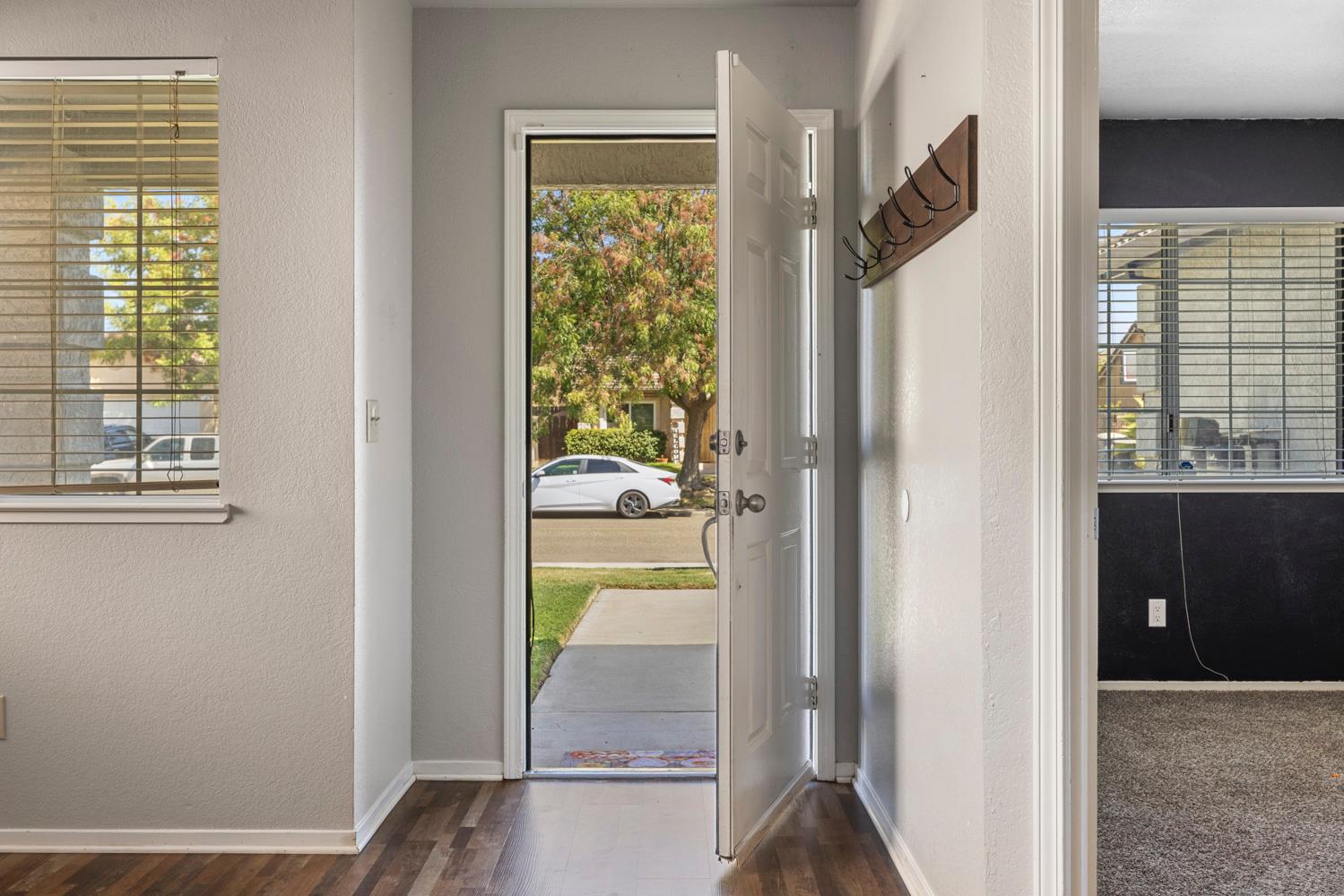 398 Shalako Dr, Oakdale, CA 95361