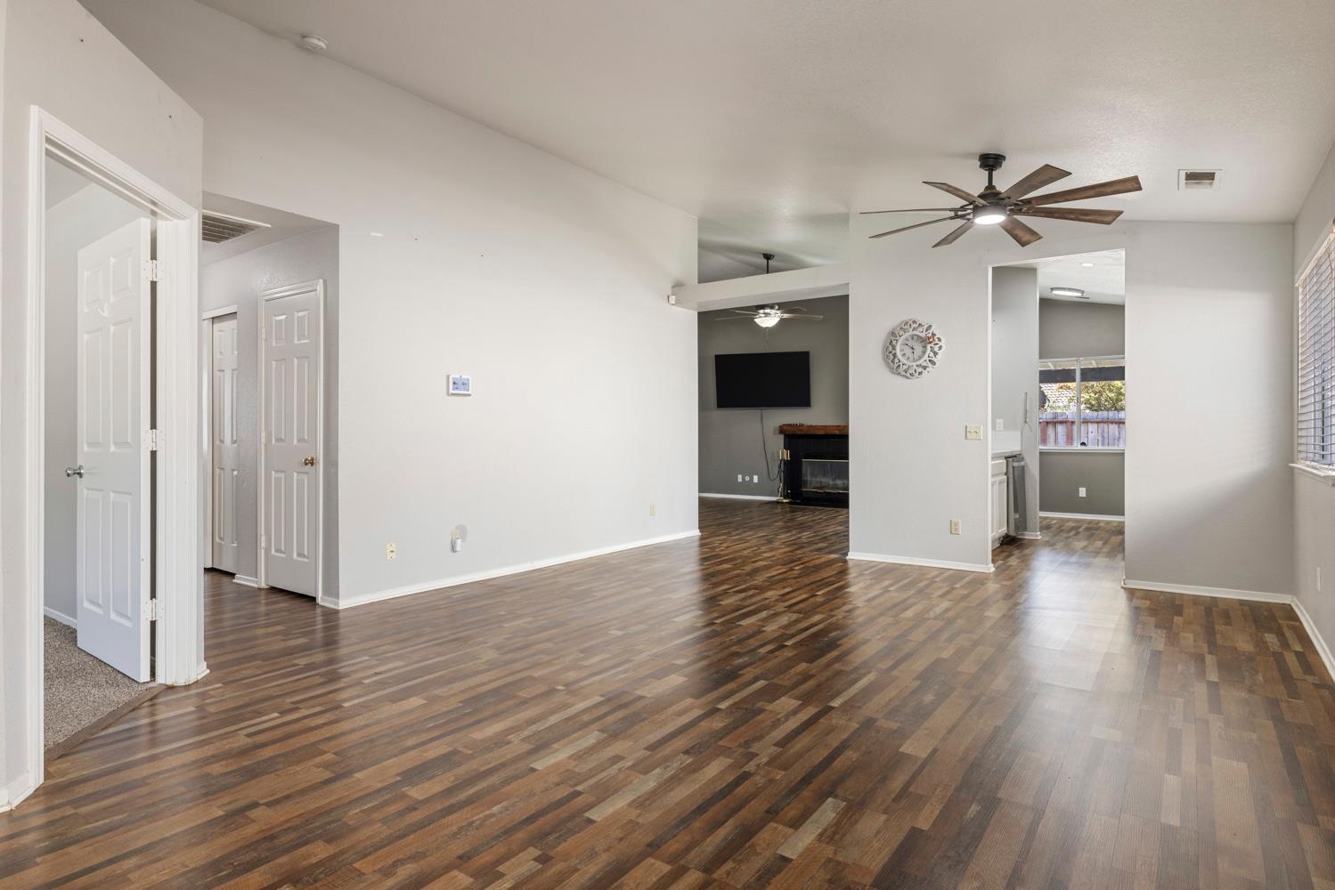 398 Shalako Dr, Oakdale, CA 95361