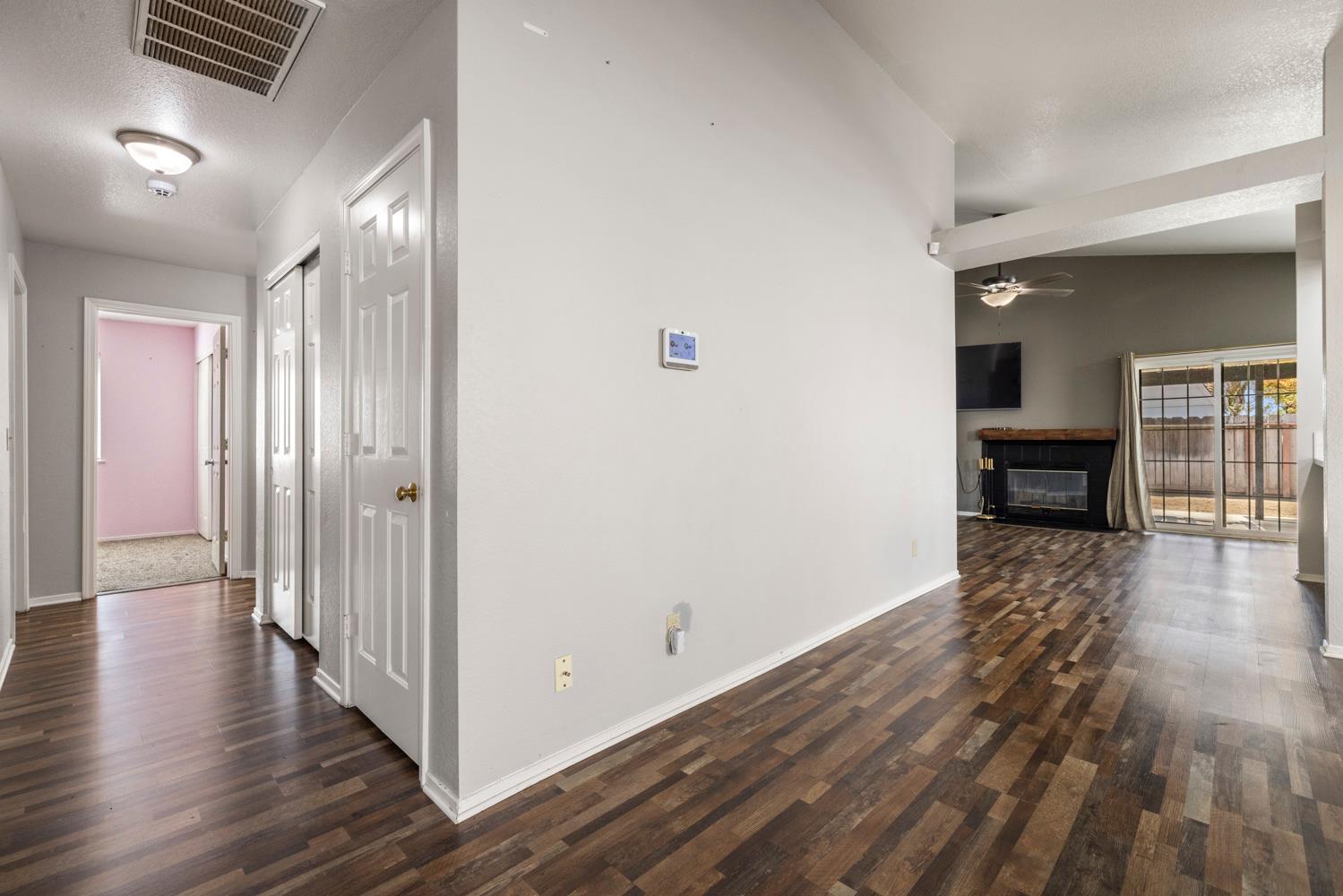 398 Shalako Dr, Oakdale, CA 95361