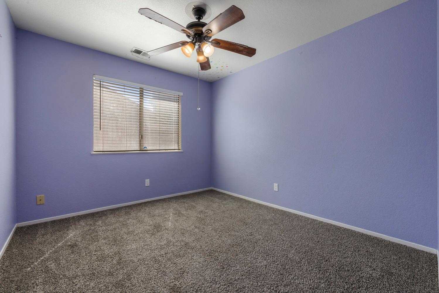 398 Shalako Dr, Oakdale, CA 95361
