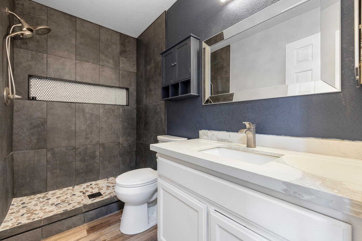 398 Shalako Dr, Oakdale, CA 95361