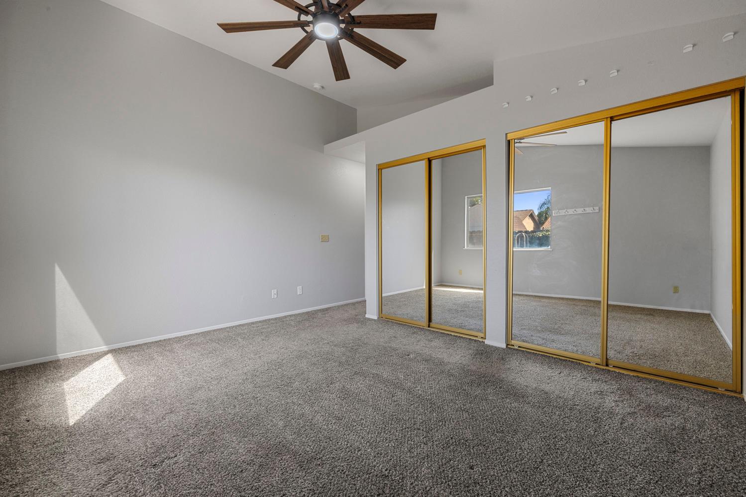 398 Shalako Dr, Oakdale, CA 95361