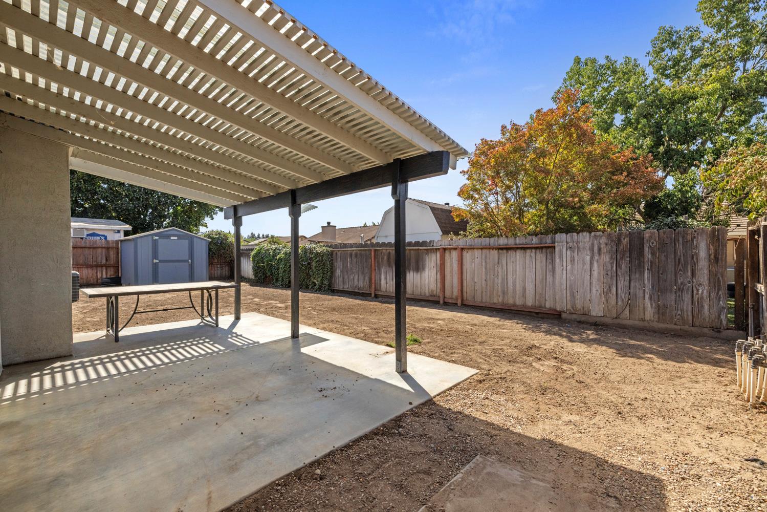 398 Shalako Dr, Oakdale, CA 95361