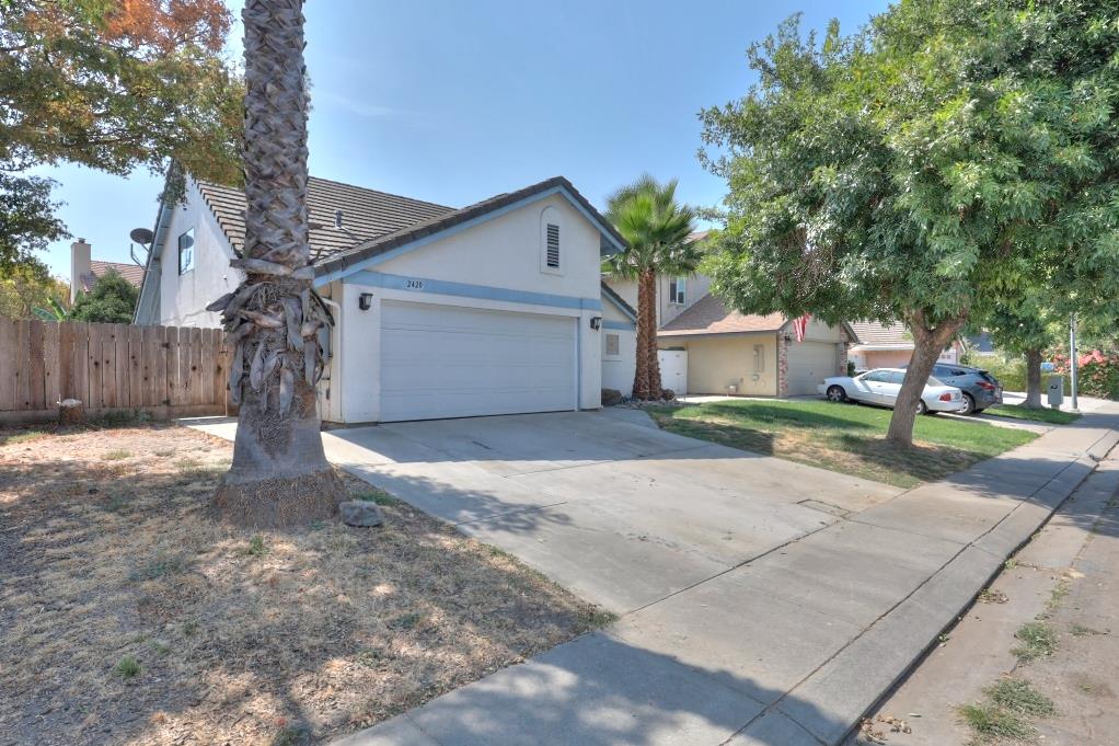 2420 Walnut Grove Way, Modesto, CA 95355