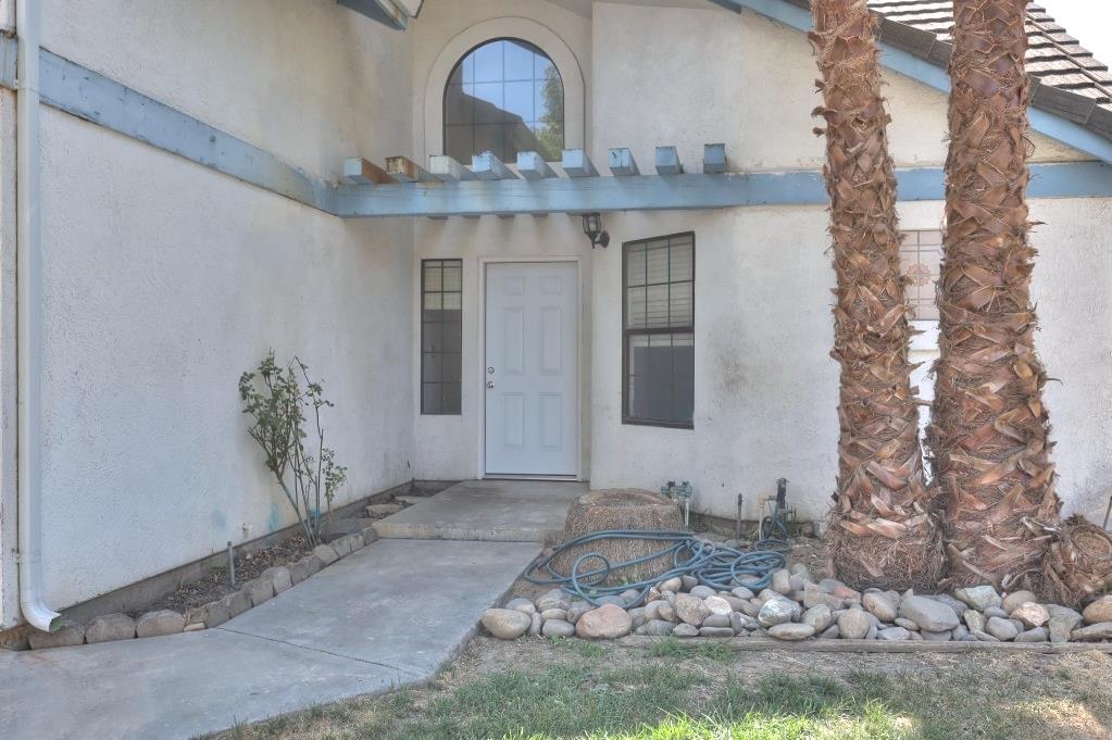 2420 Walnut Grove Way, Modesto, CA 95355