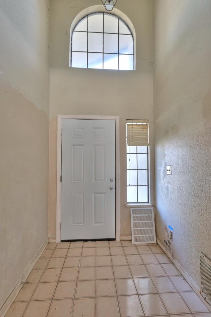 2420 Walnut Grove Way, Modesto, CA 95355