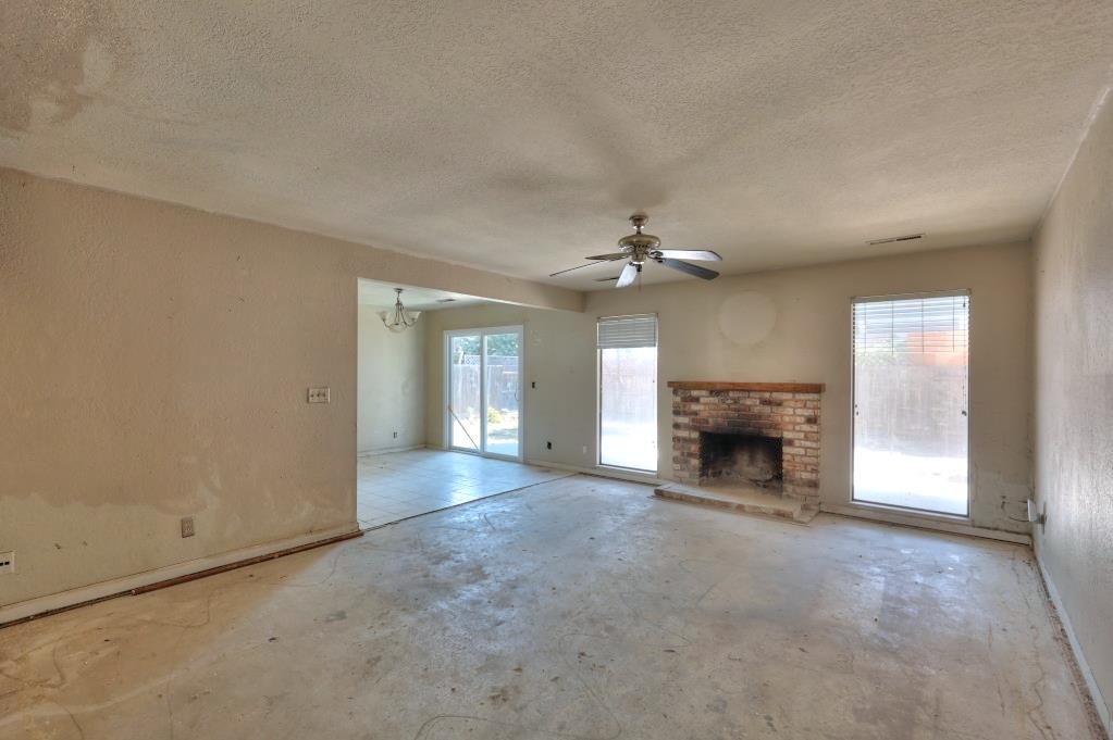 2420 Walnut Grove Way, Modesto, CA 95355