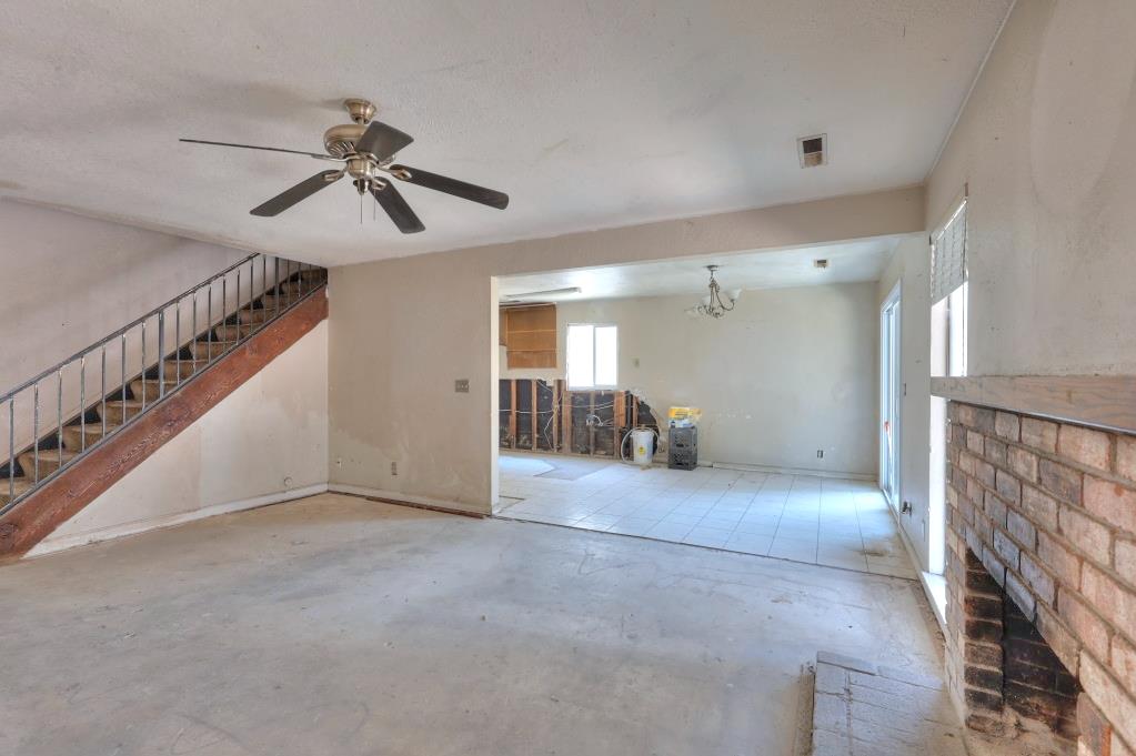 2420 Walnut Grove Way, Modesto, CA 95355