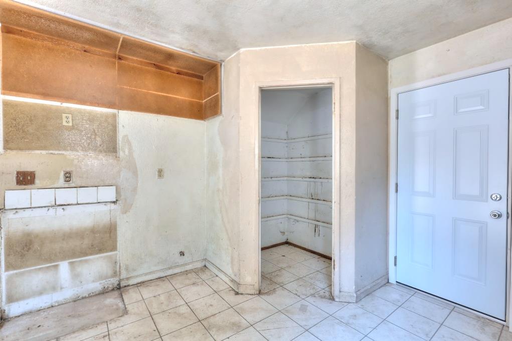 2420 Walnut Grove Way, Modesto, CA 95355