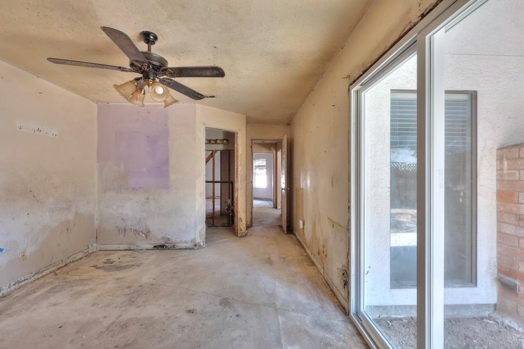 2420 Walnut Grove Way, Modesto, CA 95355