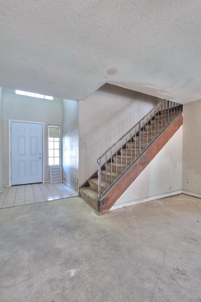 2420 Walnut Grove Way, Modesto, CA 95355