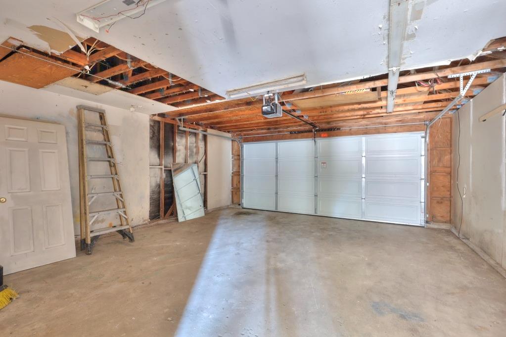 2420 Walnut Grove Way, Modesto, CA 95355