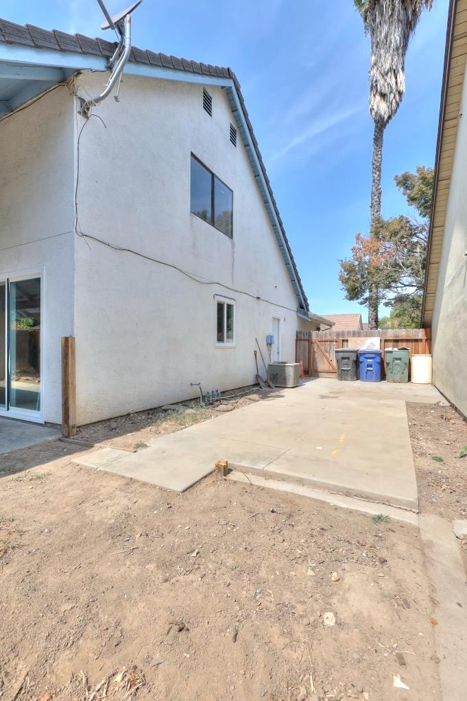 2420 Walnut Grove Way, Modesto, CA 95355