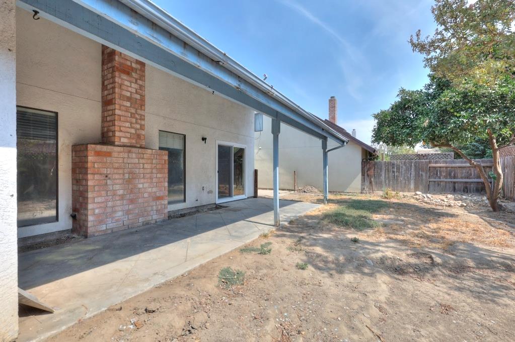 2420 Walnut Grove Way, Modesto, CA 95355