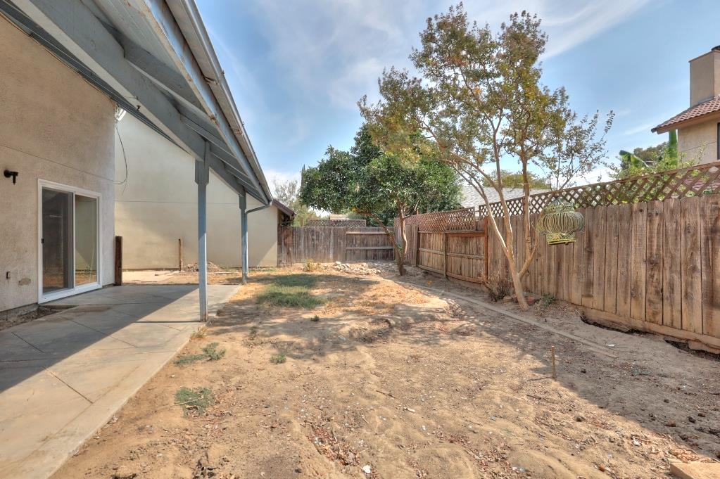 2420 Walnut Grove Way, Modesto, CA 95355