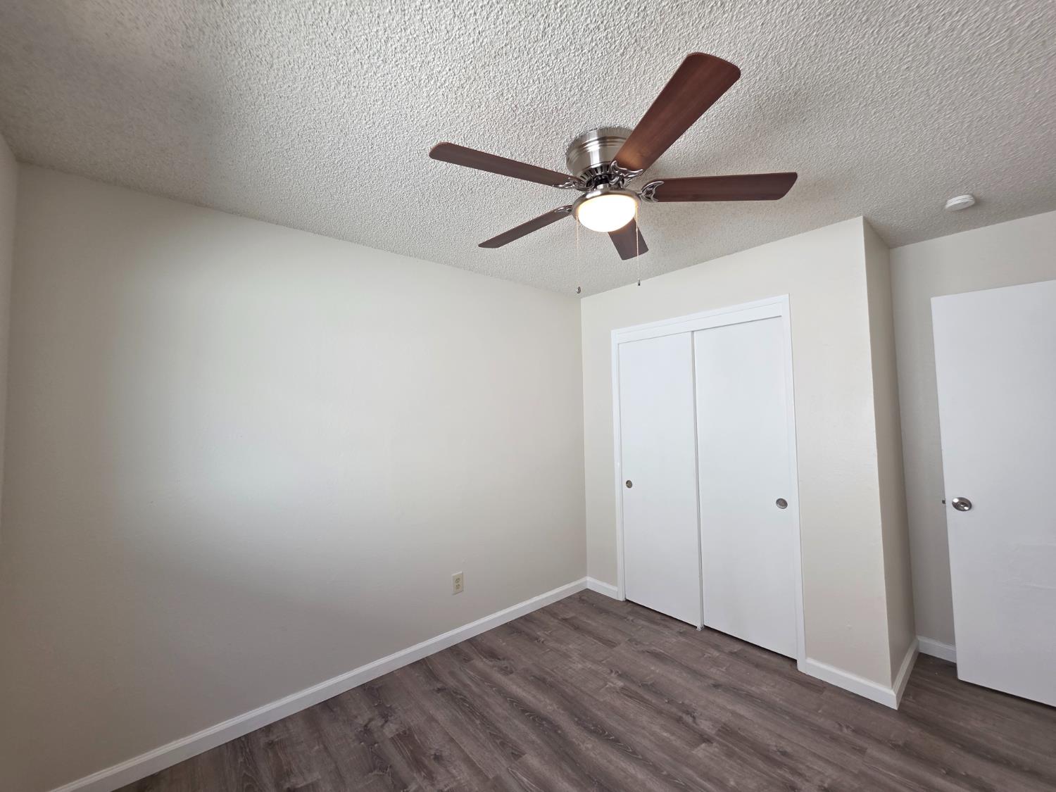 904 Pine Tree Ln, Modesto, CA 95351