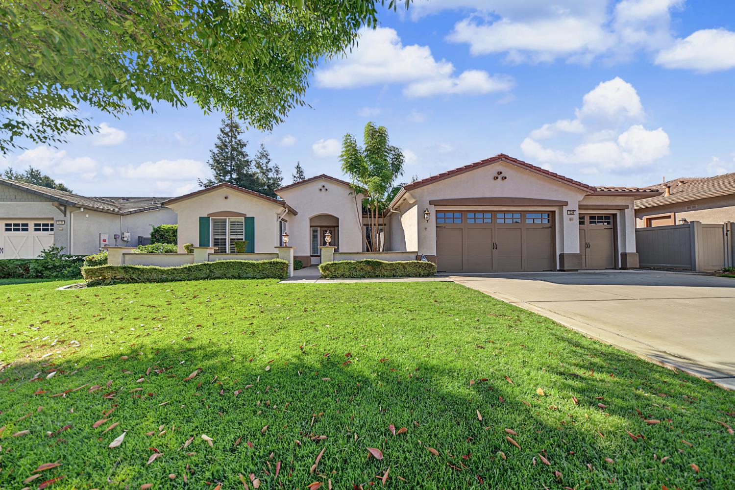 1228 Maple Leaf Ct, Manteca, CA 95336