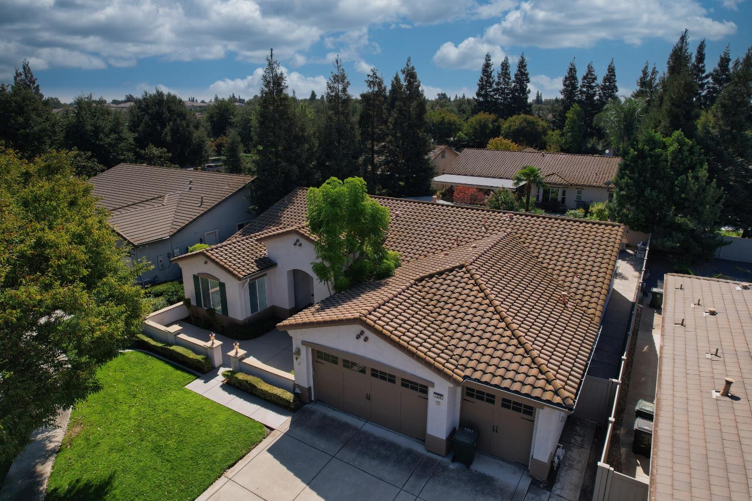 1228 Maple Leaf Ct, Manteca, CA 95336